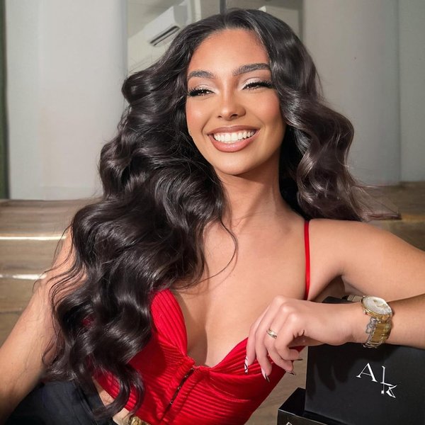 PYH Body Wave Human Hair Wigs for Women 13x4 HD Lace Front Wig 220% Density Pre Plucked Baby Hair Natural Color 18 Inch 195 Gram