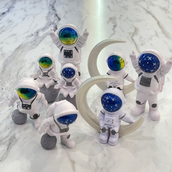 LUOZZY 8 Pcs Astronaut Figurines Cake Topper Miniature Astronaut Toys Outer Space Cake Decorations Spaceman Statues for Space Theme Party Decorations