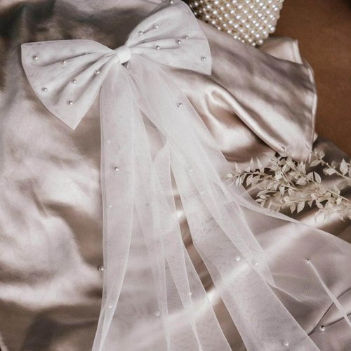 Earent Bridal Hair Bow Veil with Pearl White Wedding Hair Piece Bows Tulle Hair Clip Bachelorette Party Hair Accessories Bride Shower Gift for Women Girls (A-White 1)