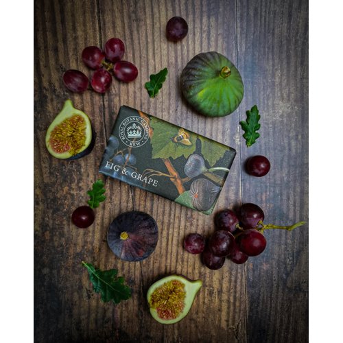 The English Soap Company Royal Botanical Gardens Kew Wrapped Soap Bar, Luxury Fig Shea Butter Soap Bar, Moisturising Soap Bar for Face and Body, Fig and Grape Scent 240g