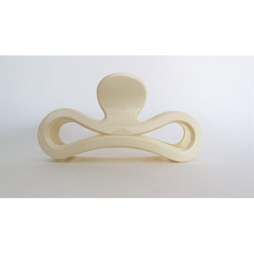 Long rounded vanilla blonde creme hair claw clip