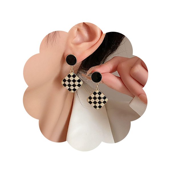 Sttiafay Vintage Black White Checkered Earrings Geometric Square Drop Earrings Square Checkered Earrings Black Disc Stud Earring Jewelry for Women and Girls