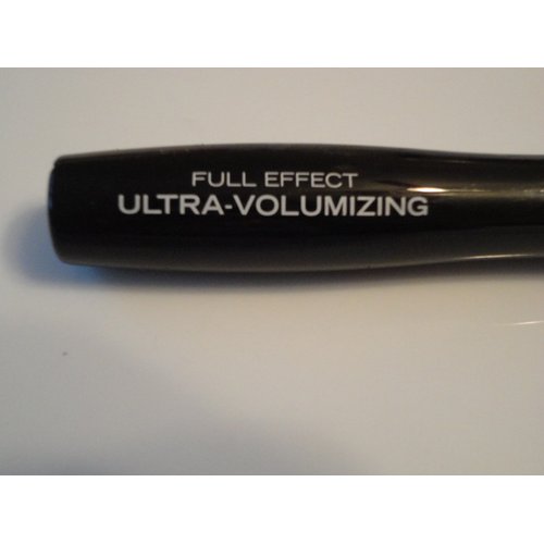 Nuance Salma Hayek Full Effect Ultra-Volumizing Mascara Black 050