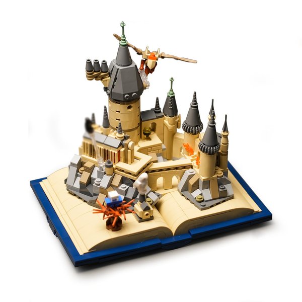 Castle Book Building Set Compatible with Lego for Adults,Medieval Modular House Building Kit for Boys and Girls Christmas,Halloween,Birthday Gifts 727 pcs