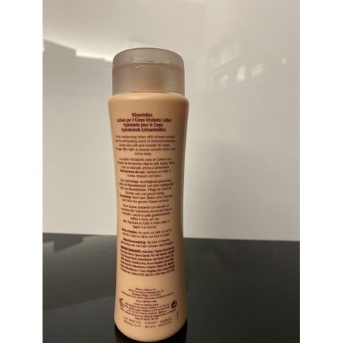 JAFRA ROYAL ALMOND HYDRATING BODY LOTION 250 ML 8.4 FL. OZ. LOCION HIDRATANTE PARA EL CUERPO.