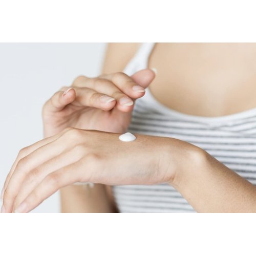 Tori + Mika Creation Pearl Spa Hand & Body Lotion - Non-Sticky lotion - Nourishing Skin Lotion Moisturizer Sensitive Skin From Dryness, Cracked and Flaking Nourishing Skin Lotion 750ml / 25 fl oz