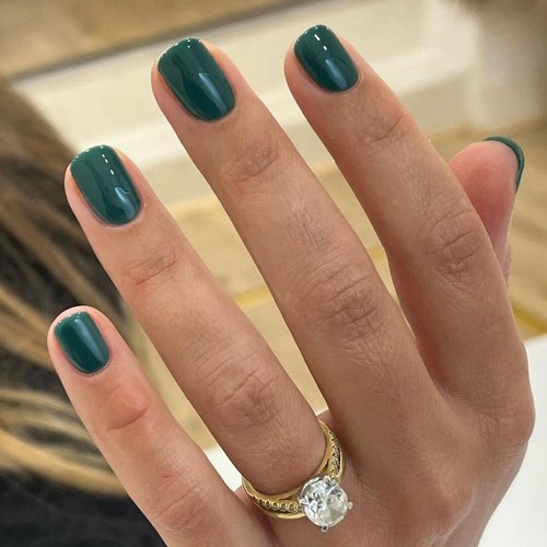 Green Press on Nails Extra Short Fake Nails Square Shape Stick on Nails Short False Nails Full Cover Acrylic Nails Solid Color Nail Tips Artificial Nails Glossy Glue on Nails for Women Decorations
