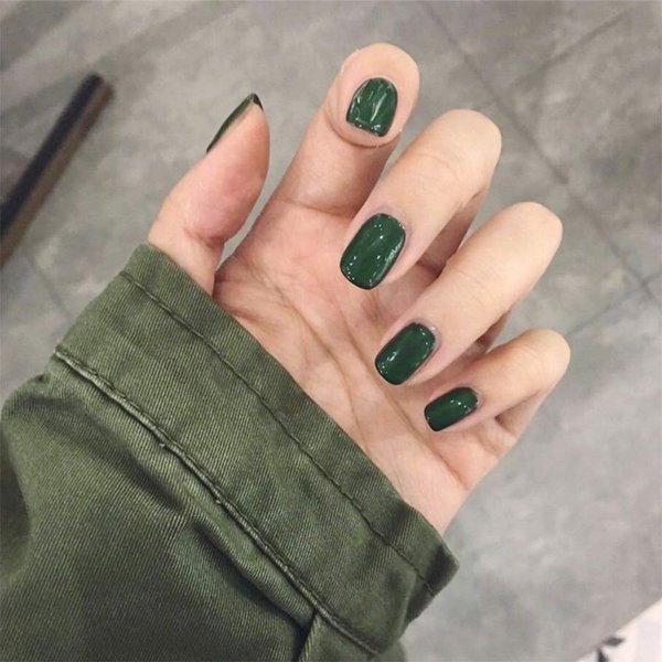 Aimimier 24Pcs Square False Nails Glossy Full Cover Pure Color Short Fake Nails with Glue Sticker Acrylic Artificial Press on Nails for Women and Girls (Green)