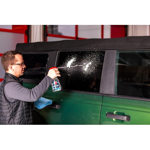 Griot's Garage 10891 Foaming Glass Cleaner 22oz – Professional Strength Formula Creates Streak-Free Cleaning – Dye-Free & Ammonia-Free Formula is Safe On Window Tint, Mirrors, & Other Glass Surfaces