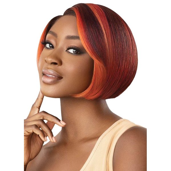 Outre Lace Front Wig - Melted Hairline - Deluxe Wide Lace Part - Kie (CALIFORNIA BLONDE)