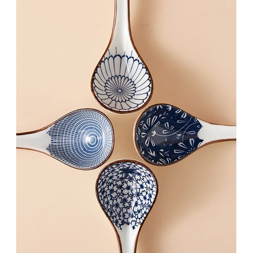Ceramic Soup Spoons Sets of 4,Asian Soup Spoons,Long Ramen spoons,Japanese soup spoons for Pho,Wonton,Noodles,Chinese Ceramic Rice Spoons,4Pcs