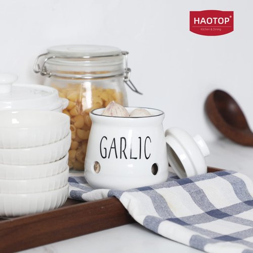 HAOTOP Garlic Keeper with Lid, Ceramic Mini Garlic Container Saver for Countertop, Keep Your Garlic Cloves Fresh