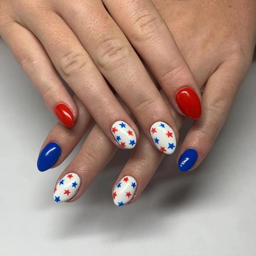 24Pcs Independence Day Press on Nails Short Almond Red Blue Fake Nails 4th of July False Nails with Star Designs Press on Nails Reusable Glossy Acrylic Nails Full Cover Stick on Nails for Women