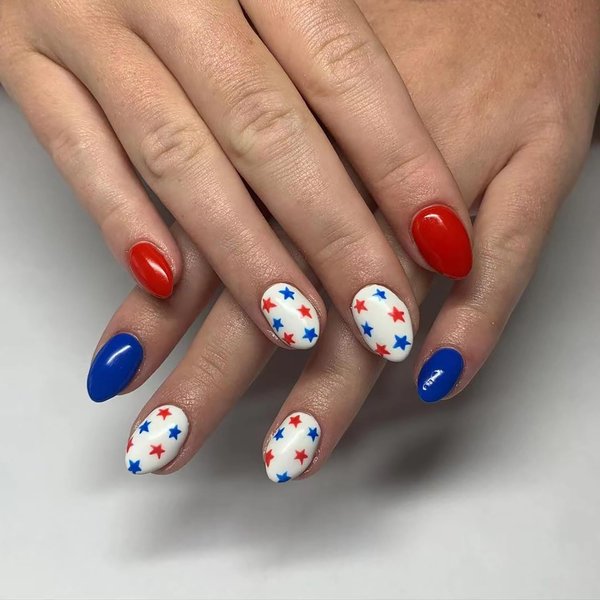 24Pcs Independence Day Press on Nails Short Almond Red Blue Fake Nails 4th of July False Nails with Star Designs Press on Nails Reusable Glossy Acrylic Nails Full Cover Stick on Nails for Women