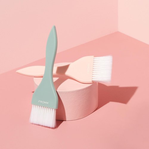 Fromm Color Studio Soft Extra Wide Feather Paint Brush for Hair Stylist with Tapered Tips for Fast Freehand Painting, Balayage, Blending for Longer Hair Lengths