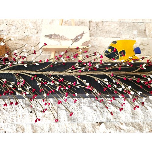 Evron International 5 Ft Artificial Rustic Berry Garland Red and Cream Color Primitive Pip Berry Country Garland for Farmhouse Wedding Mantel Table Centerpiece Christmas Home Decor Event Decor EV-C29