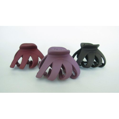 Generic Medium sized colored soft textured octopus hair claw clip (Primary color: Wine)