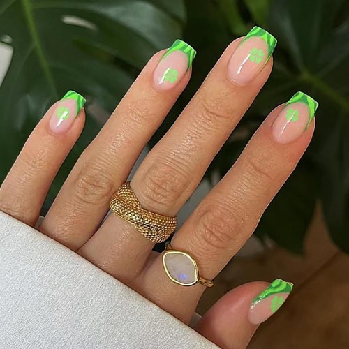 24 Pcs French Tip Press on Nails St. Patrick's Day Fake Nails Short Medium False Nails with Shamrock Designs Square Full Cover Nail Tips Glossy Glue on Nails Reusable Stick on Nails for Women