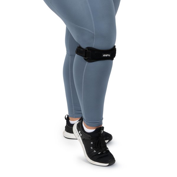 KARM Plus Size Knee Brace for Knee Pain Plus Size - Patellar Tendon Support Strap, Patella Knee Strap, Patellar Stabilizing Knee Brace Plus Size. Jumpers Knee (Plus Size; Single Strap Black)