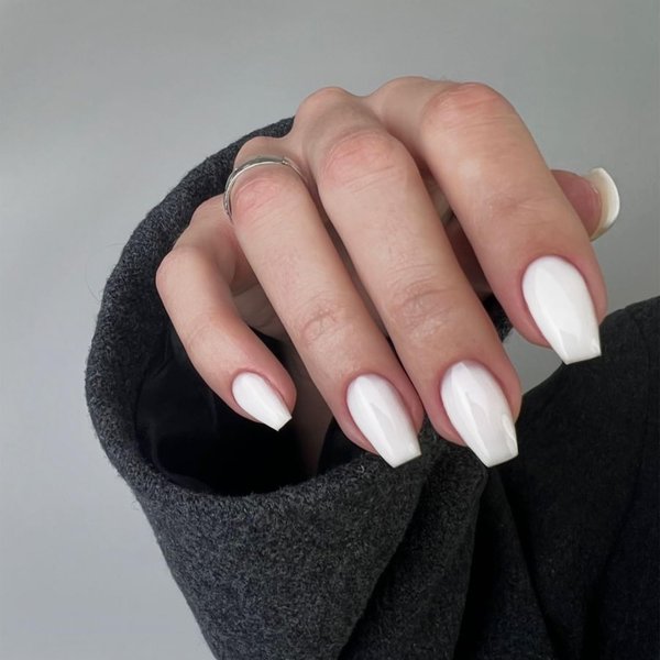 White Press on Nails Medium Coffin Nails,Glue on Nails Medium Length,Fake Nails Square Nails Press on,Short Acrylic Nails False Nails,Static Nails Trapezoid Shaped,Gel Nails Stick on Nails in 24 PCS