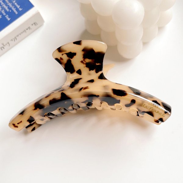 FAELBATY Big Hair Claw Clips Banana Claw Clip 4.5" Big Claw Clip for Thin Medium Volume Hair, Tortoise Barrettes Celluloid French Butterfly Jaw Clips, Leopard Print Hair Accessories for Women Girls