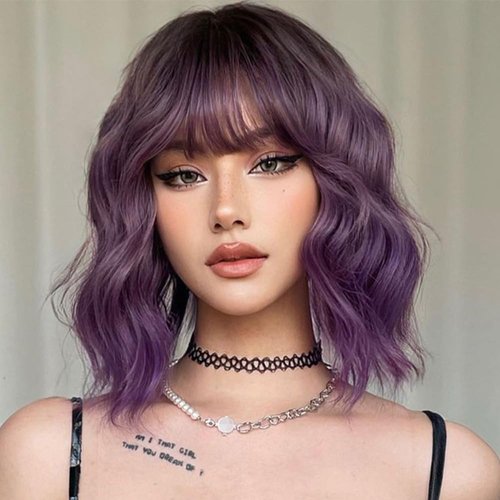 testar Short Purple Wavy Bob Wigs for Women Purple Curly Wigs With Bangs 14 Inch Shoulder Length Synthetic Purple Wigs for Girl Colorful Costume Daily Party/Halloween Use