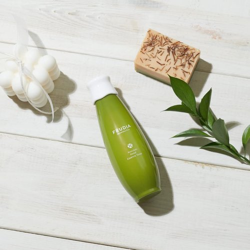 FRUDIA Avocado Relief Essence Face Toner | Face Moisturizer Toner for Skin Relief & Comfort | Korean Skin Care Soothing, Nourishing & Hydrating Toner for Face with Avocado Extracts (6.59 fl oz)