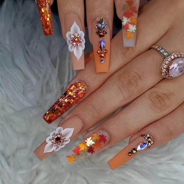 Fall Maple Leaf Press on Nails Long Coffin Fake Nails with Maple Leaves and Flowers Nail Charms Designs Glitter Autumn Acrylic Nails Glue on Nails for Women Thanksgiving Nail Decoration 24Pcs