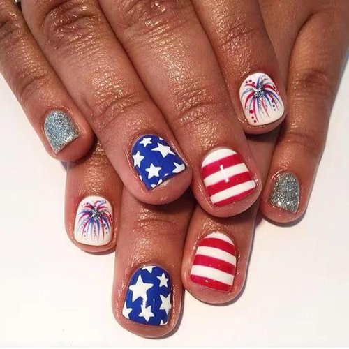 BMKKOT Patriotic Press on Nails Short Fake Nails Independence Day Stars Artificial Glue on Nails Red White Stripes Square False Nails Glitter Fireworks Acrylic Nails for Women 4th of July Manicure