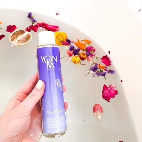 Yon-Ka French Lavender Bath Oil, Phyto Bain Relaxing and Toning Aromatherapy Oil for Dry Skin, Boosts Microcirculation for Wellness, Luxurious Provence Lavender and Rosemary, 100ml