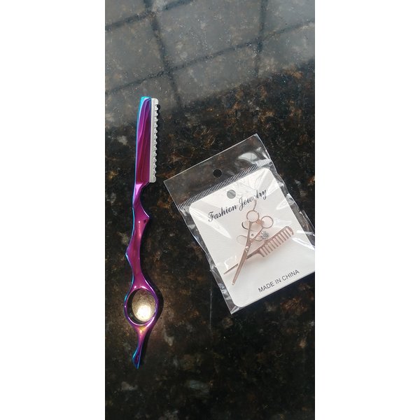 Shears Direct Texture Razor and beautiful Broach Pin Cubic Zirconia Christmas Gift