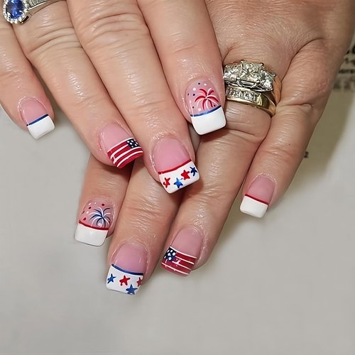 24Pcs 4th of July Press on Nails Short Square White French Tip Fake Nails American Flag Patriotic Stick on Nails Firework Red Blue White Design Artificial Glossy for Women Independence Day Manicure