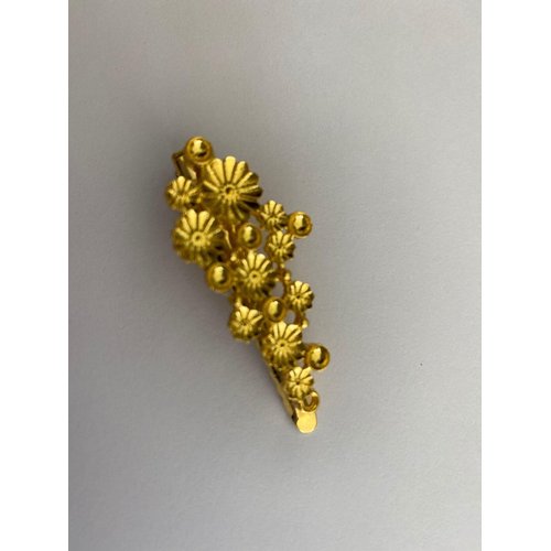 Small silver gold metal daisy flower alligator hair clip for fine thin hair (Primary color: Gold)