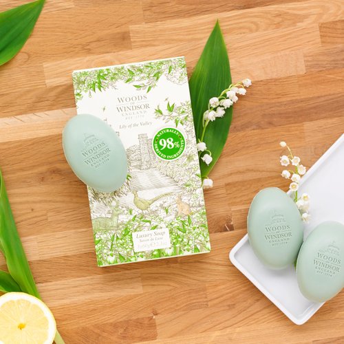 Woods of Windsor Lily Soap Bars, Moisturizing Shea Butter Soap Bar, Vegetable Based Fine Milled Soap with Notes of Geranium and Citrus, Hand and Body Soap, Lily of the Valley Scent 3 x 60g