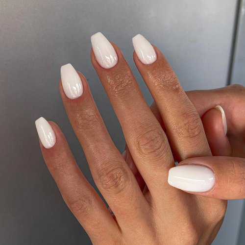 White Press on Nails Medium Short Square,Xcreando Spring Summer Fake Nails Medium Glue on Nails Trapezoid Shaped,Short Ballerina Coffin Nails Press ons,False Nails Acrylic Nails Set in 24 PCS