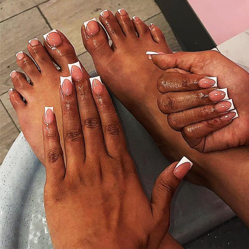 48Pcs French Tips Press on Nails and Toes Nails Manicure Art with French Tips Design, Glossy White Medium Square False Nails Gel Glue on Nails, French Acrylic Fake Nails Stick on Nails for Women Girls