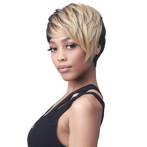 BOBBI BOSS Wig Bobbiboss Short Wigs Pixie Cut Wigs with Bangs - M638, Short Layered Cut Wigs for Women, Heat Resistant wigs (1)