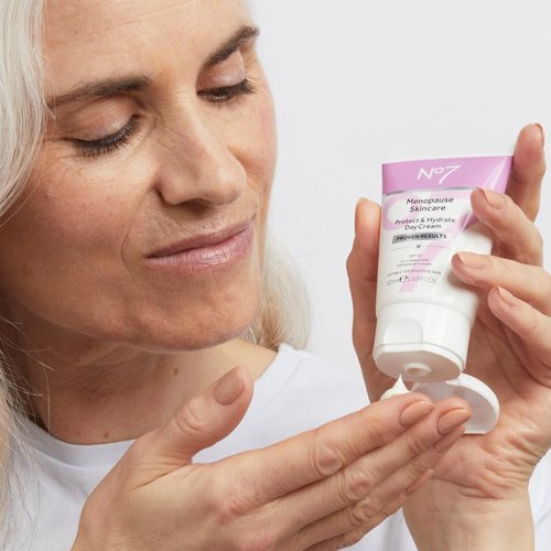 No7 Menopause Skincare Protect & Hydrate Day Cream - SPF 30 Facial Moisturizer with Green Tea + Niacinamide for Smoother & Brighter Skin - Menopause Support Skincare with Vitamin C (1.69 fl oz)