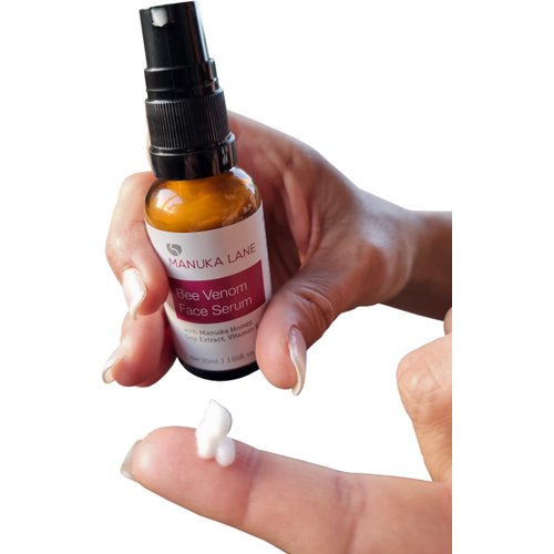 Bee Venom Face Serum for Face and Neck with Manuka Honey, Goji Extract and Vitamin E | Plant Based Formula | Carefully formulated to keep your skin young and healthy!