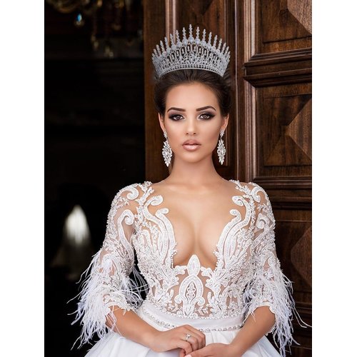 Aoligrace Luxury Wedding Crowns for Women 5A Cubic Zirconia Tall Princess Tiara Crystal Gifts for Women Bridal Birthday Prom