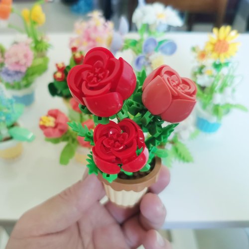 ALITTDRE Flowers Building Blocks Sets, Office Home Decor Bonsai, Micro Flower Toys Building Set, Gifts for Mothers, Valentines, Birthdays, Adult & Kid (Rose)