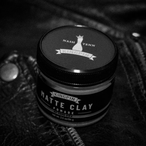 KINGPIN Matte Clay Pomade Hydrating hair clay for men. Medium, flexible hold and natural matte finish. Never flakes or hardens, fresh clean scent. Great for all hair types 4.5 oz.