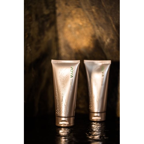 Voya Squeaky Clean Invigorating Body Wash, Lime & Mandarin Scent, Organic Body Wash, 200ml