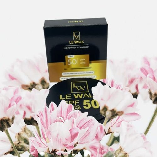 Le walk Compact photoprotective powder Mineral Sunscreen UVA/UVB SPF50 (Beige)