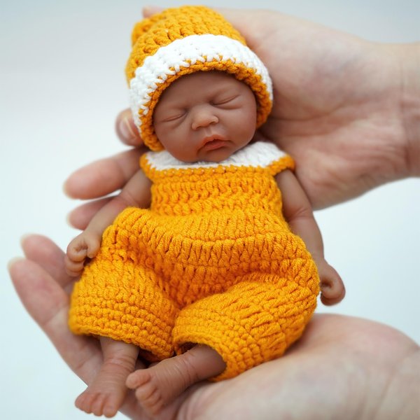 Newtotlove 7" Reborn Baby Dolls Boy, Full Silicone Baby Dolls, Realistic Soft Silicone Newborn Baby Doll, Real Full Body Silicone Reborn Baby Dolls with Feeding Accessories