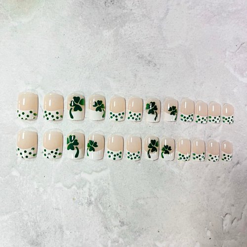 St. Patrick’s Day Press on Nails Short French Tip Fake Nails Green False Nails with Shamrock Designs Acrylic Artificial Nails Lucky March 17th Nail Decorations for Women Girls