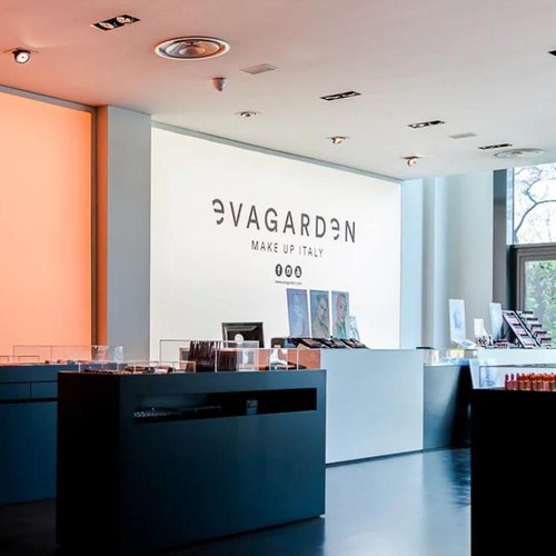 EVAGARDEN Luxury Blush - Easily Blendable Texture - Enhances Your Makeup Finish - Soft Focus Effect Visibly Reduces Fine Lines - Highlights Cheekbone and Sculpts Face - 356 Fandango Pink - 0.17 oz