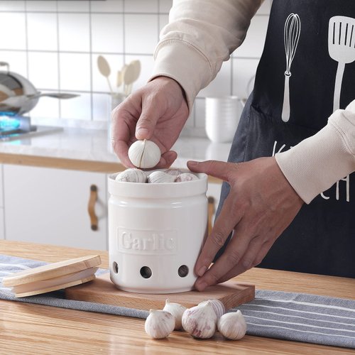 ONTUBE Large Garlic Keeper with Wooden Lid, Ceramic Garlic Holder Storage, Garlic Container for Kitchen, Garlic Saver to Keep Your Garlic Cloves Fresh Longer 4.5-Inch, White
