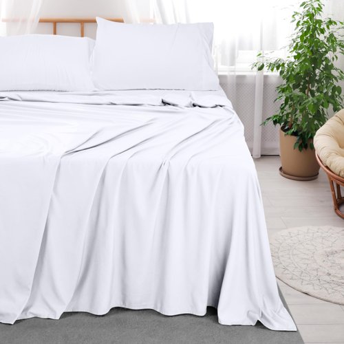 Utopia Bedding Flat Sheet - Soft Brushed Microfiber Fabric - Shrinkage & Fade Resistant Top Sheet - Easy Care - 1 Flat Sheet Only (Queen, White)