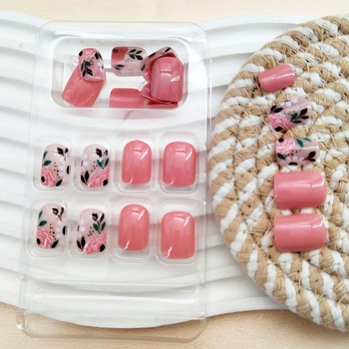 Short Press on Nails Square Shape Pink Fake Nails with Flower Daisy Leaves Design Nails Press ons Glossy Glue on Nails Cute Acrylic Nails Full Cover Stick on Nails for Women 24 Pcs